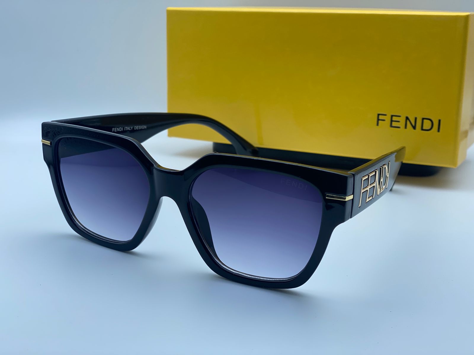 Fendi sunglasses - Image 3