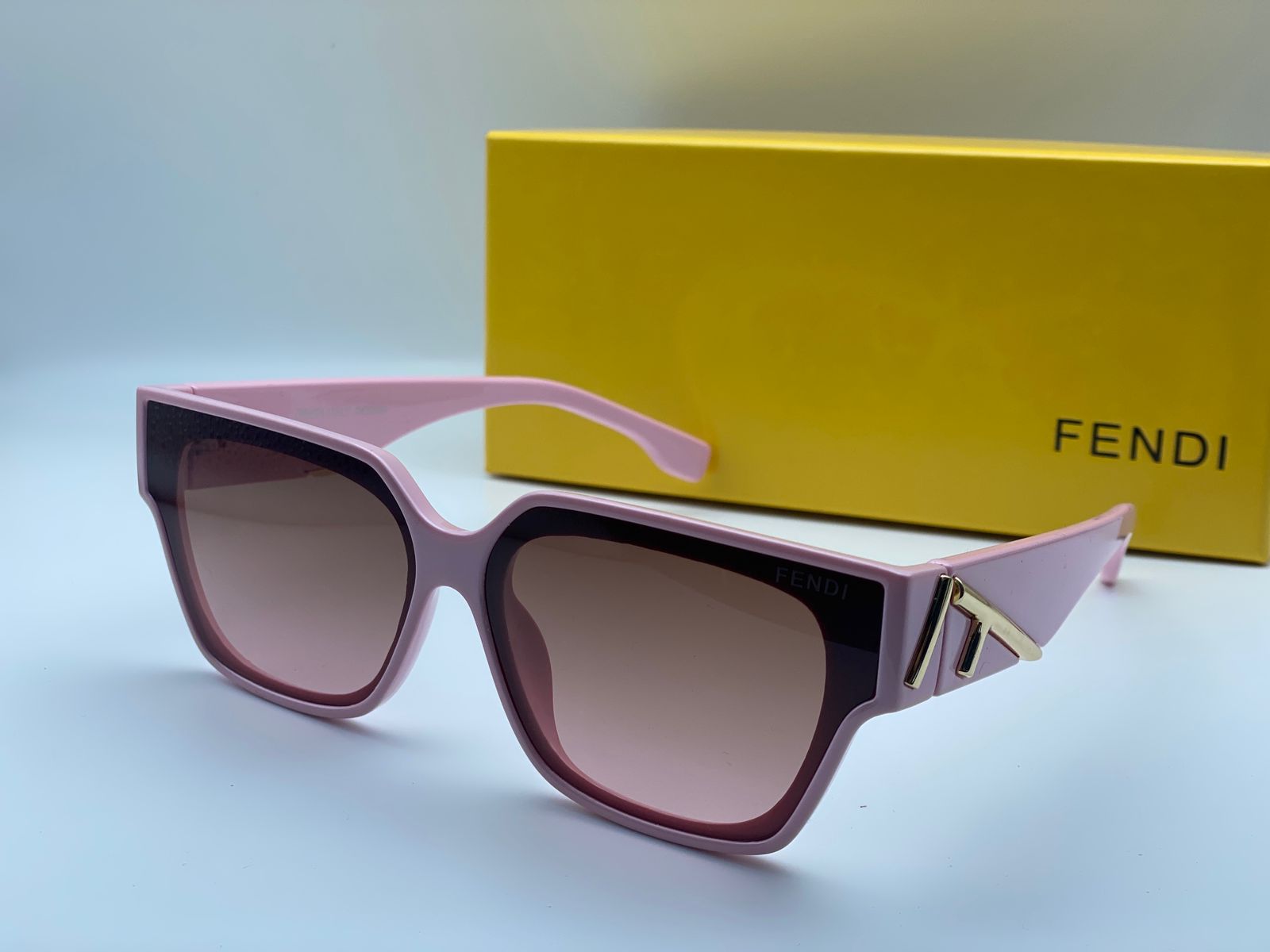 Fendi sunglasses - Image 2
