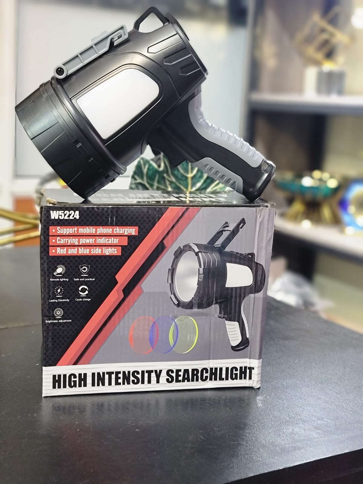 w5224 High Intensity Search Light - Image 2