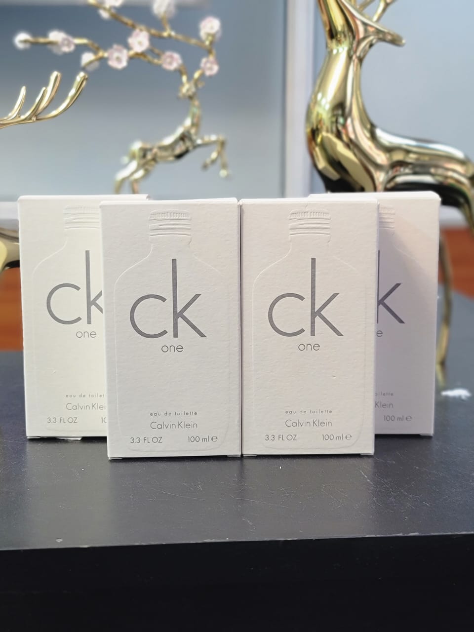 Calvin Klein Calvin Klein CK One Eau de Toilette – Citrus Unisex Fragrance – With Notes of Green Tea, Bergamot, Cardamom, Violet & Amber – Luxury Unisex Perfumes – Long Lasting Fragrance - Image 2