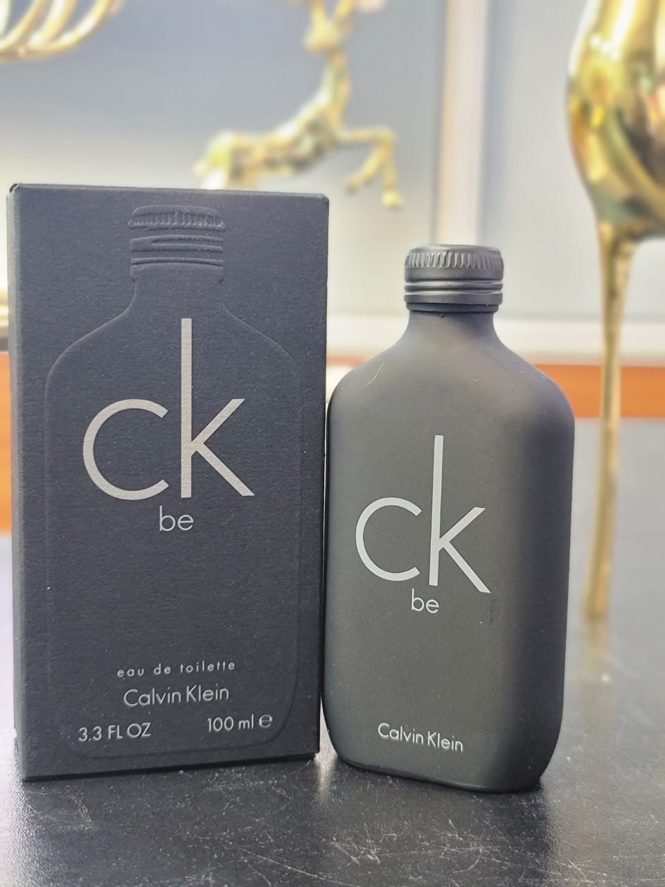 Calvin Klein Calvin Klein CK One Eau de Toilette – Citrus Unisex Fragrance – With Notes of Green Tea, Bergamot, Cardamom, Violet & Amber – Luxury Unisex Perfumes – Long Lasting Fragrance